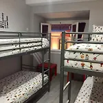 Golden Tram 242 Suites&Hostel