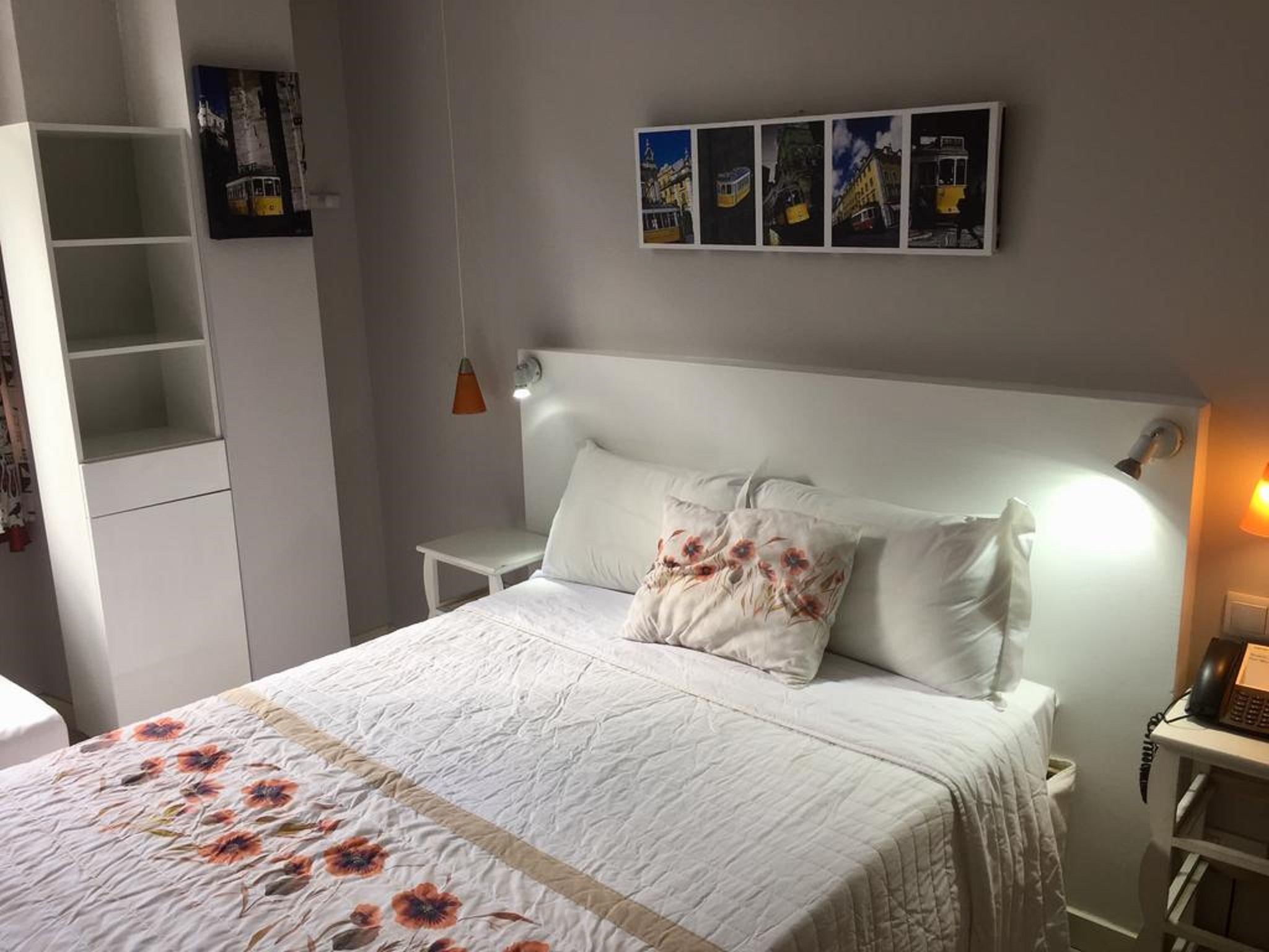 Golden Tram 242 Suites&hostel