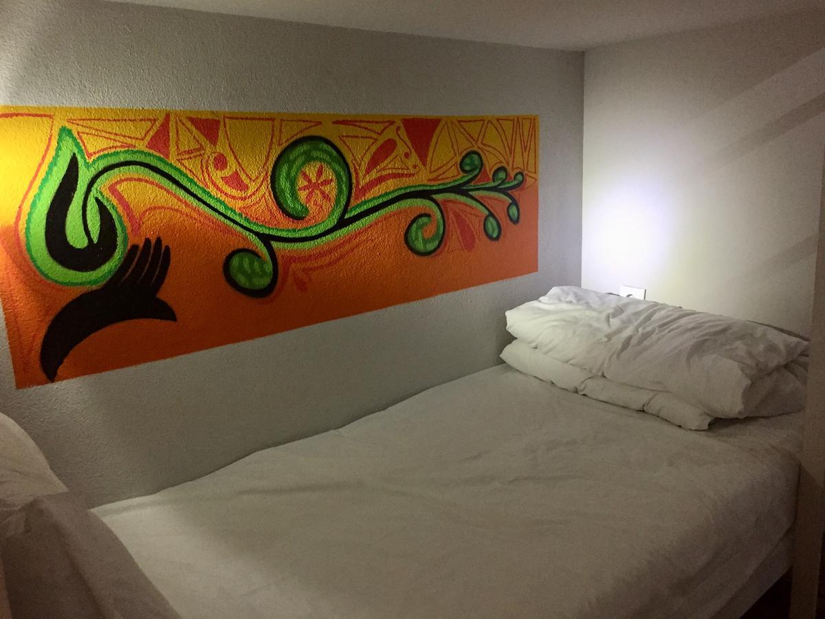 Golden Tram 242 Suites&hostel