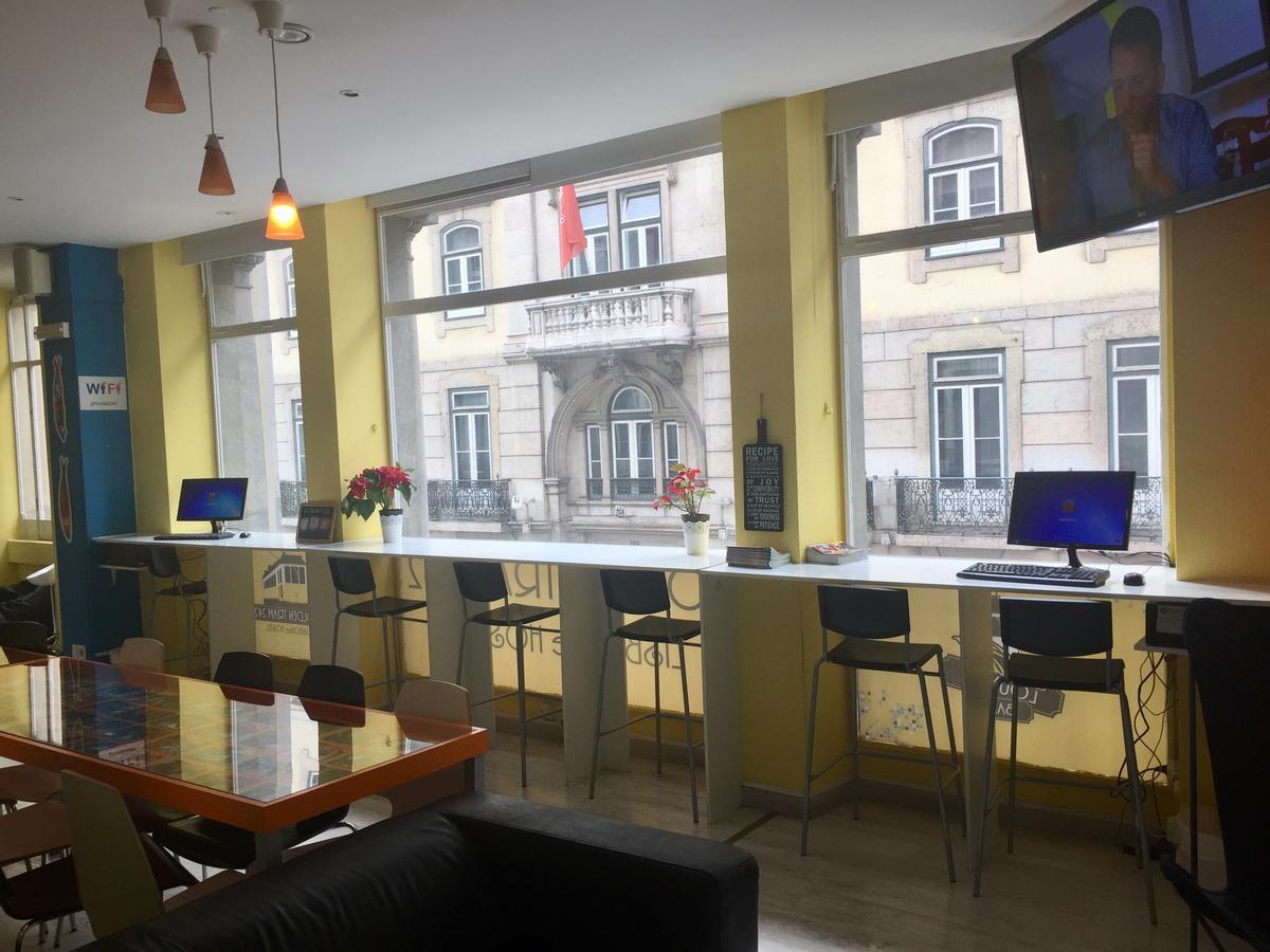 Golden Tram 242 Suites&hostel Hostel