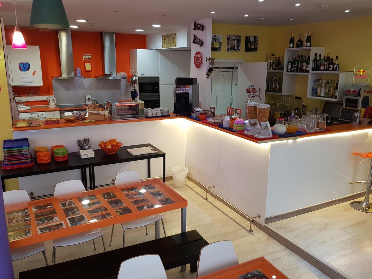Golden Tram 242 Suites&hostel Hostel