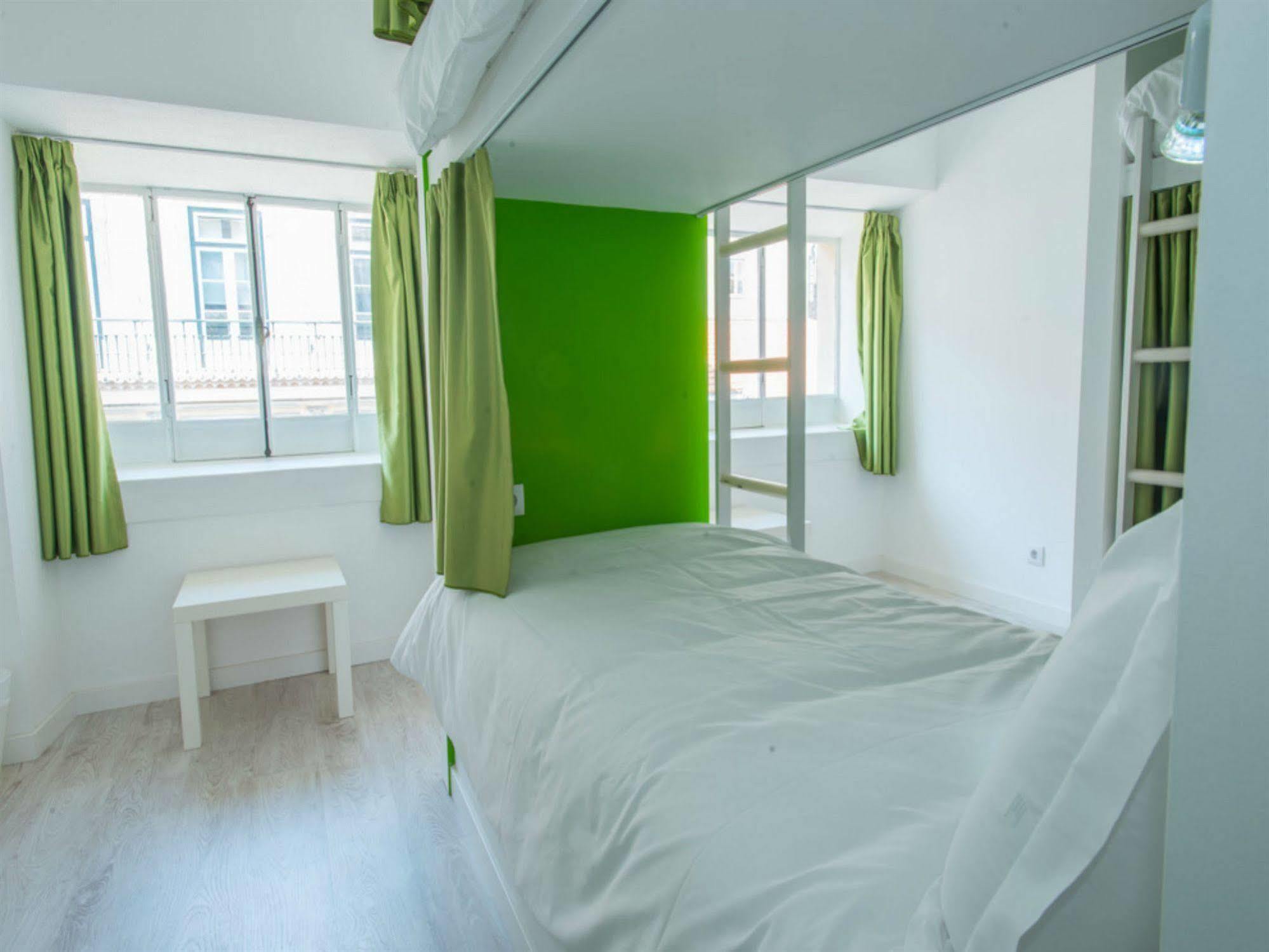 Golden Tram 242 Suites&hostel Hostel