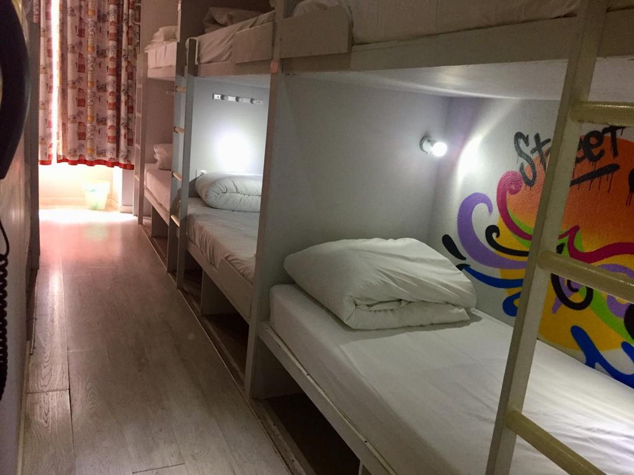 Golden Tram 242 Suites&hostel *