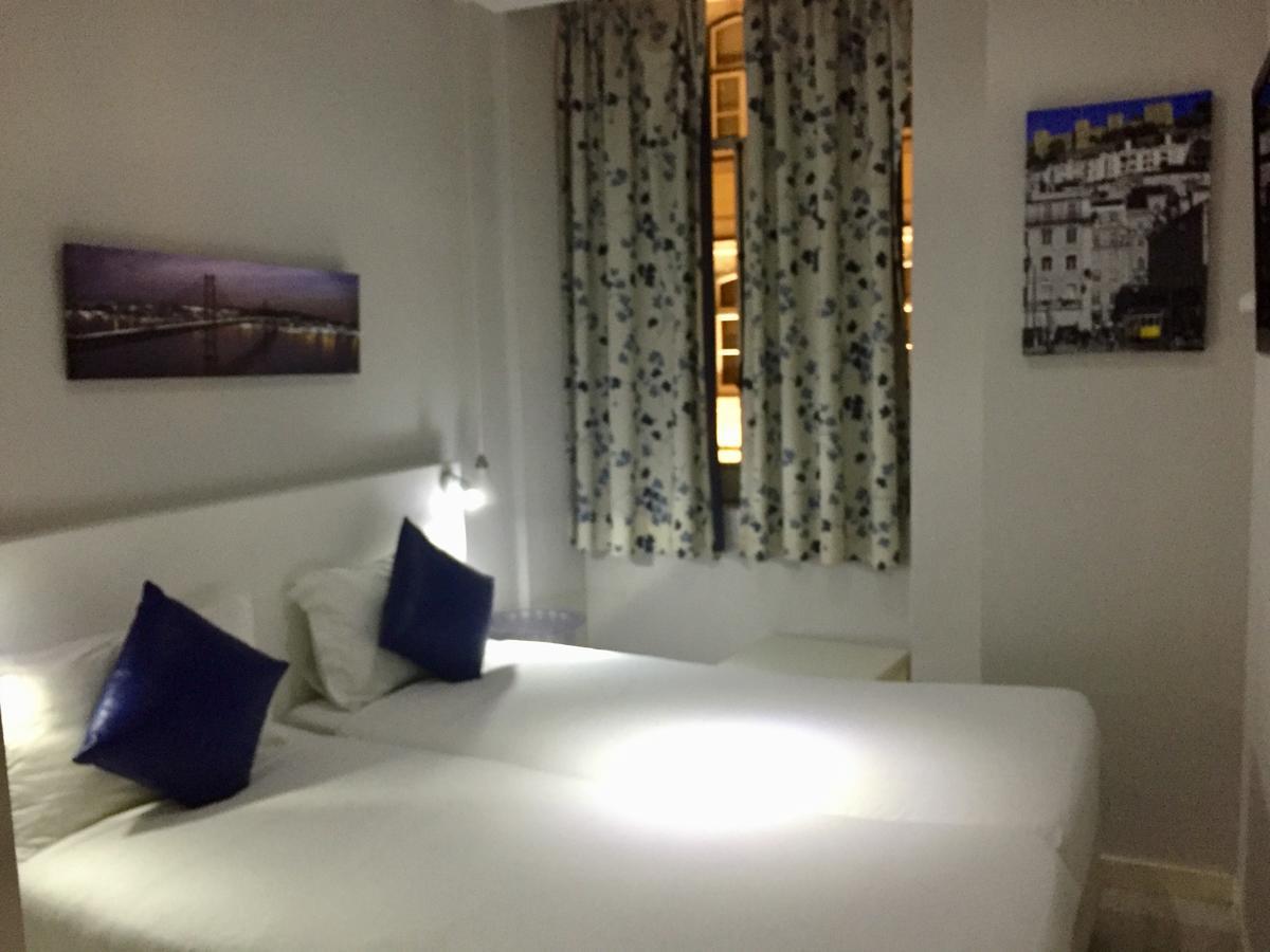Golden Tram 242 Suites&hostel * Lissabon
